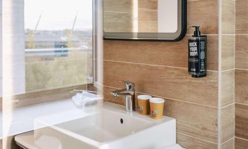 ibis Rouen Centre Rive Droite Pasteur - photo 2