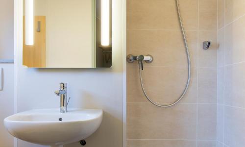 B&B HOTEL Rouen Centre - photo 2